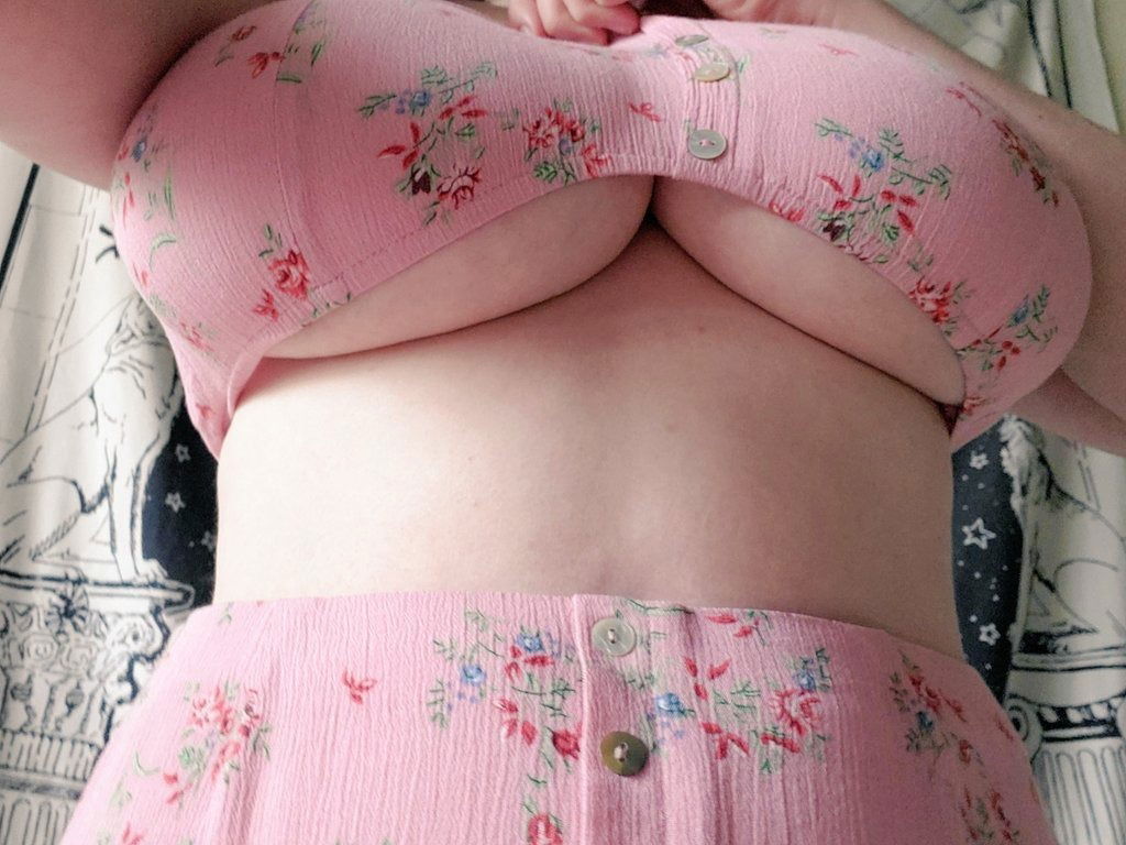 Mina 🦋|no customs's avatar