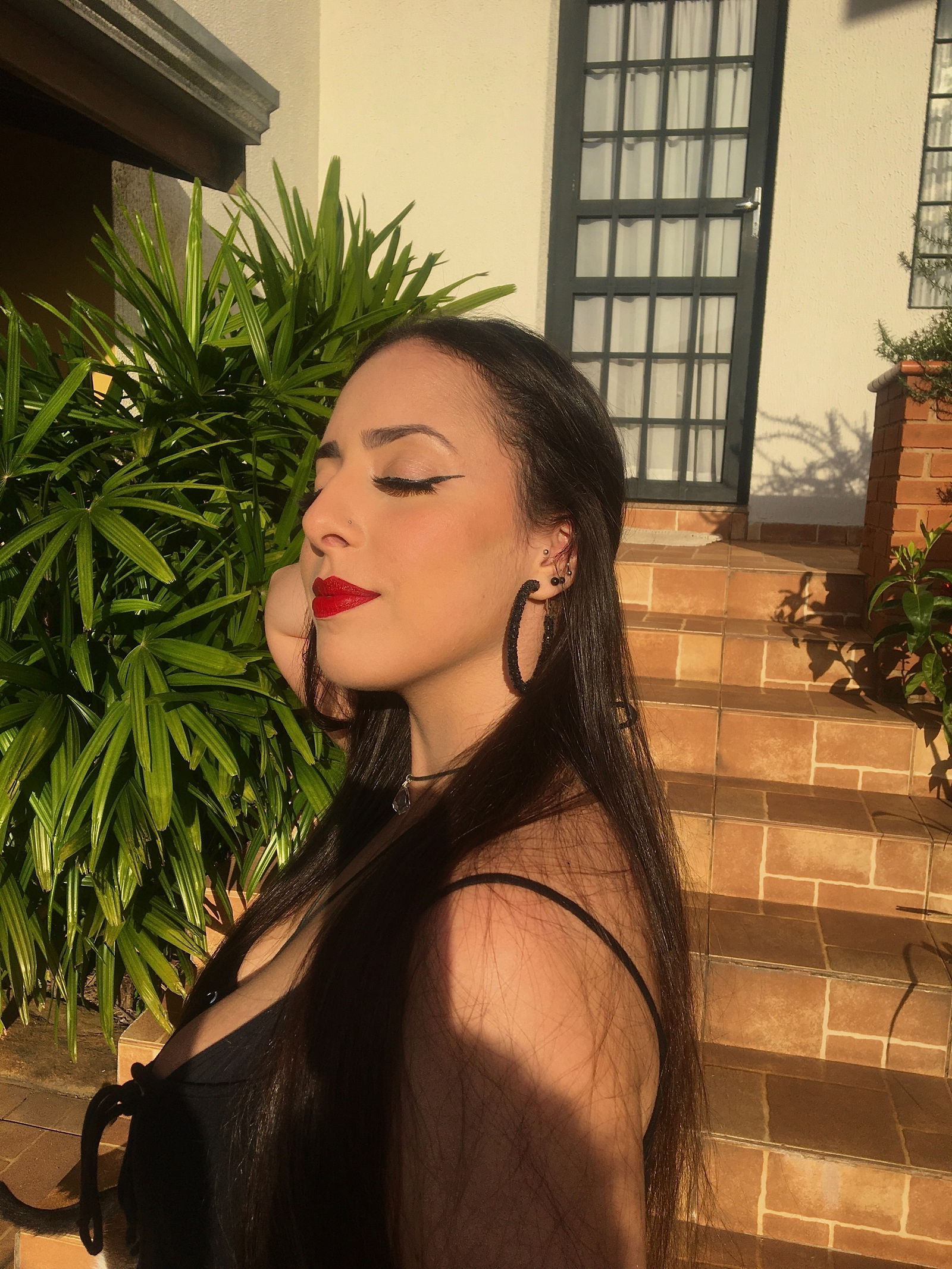 Val 🌹's avatar
