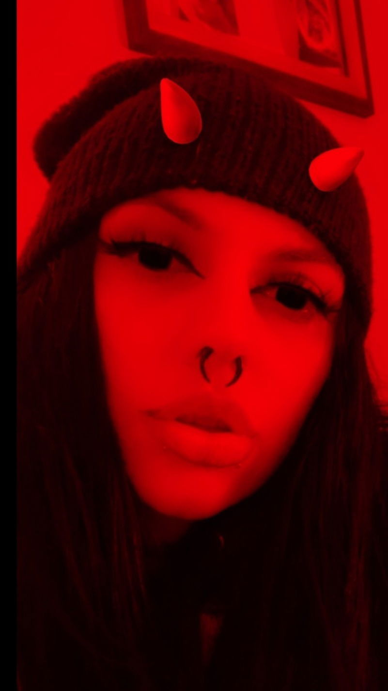 𝕷𝖎𝖈𝖐 𝖒𝒚 𝖇𝖔𝖔𝖙𝖘 🖤's avatar