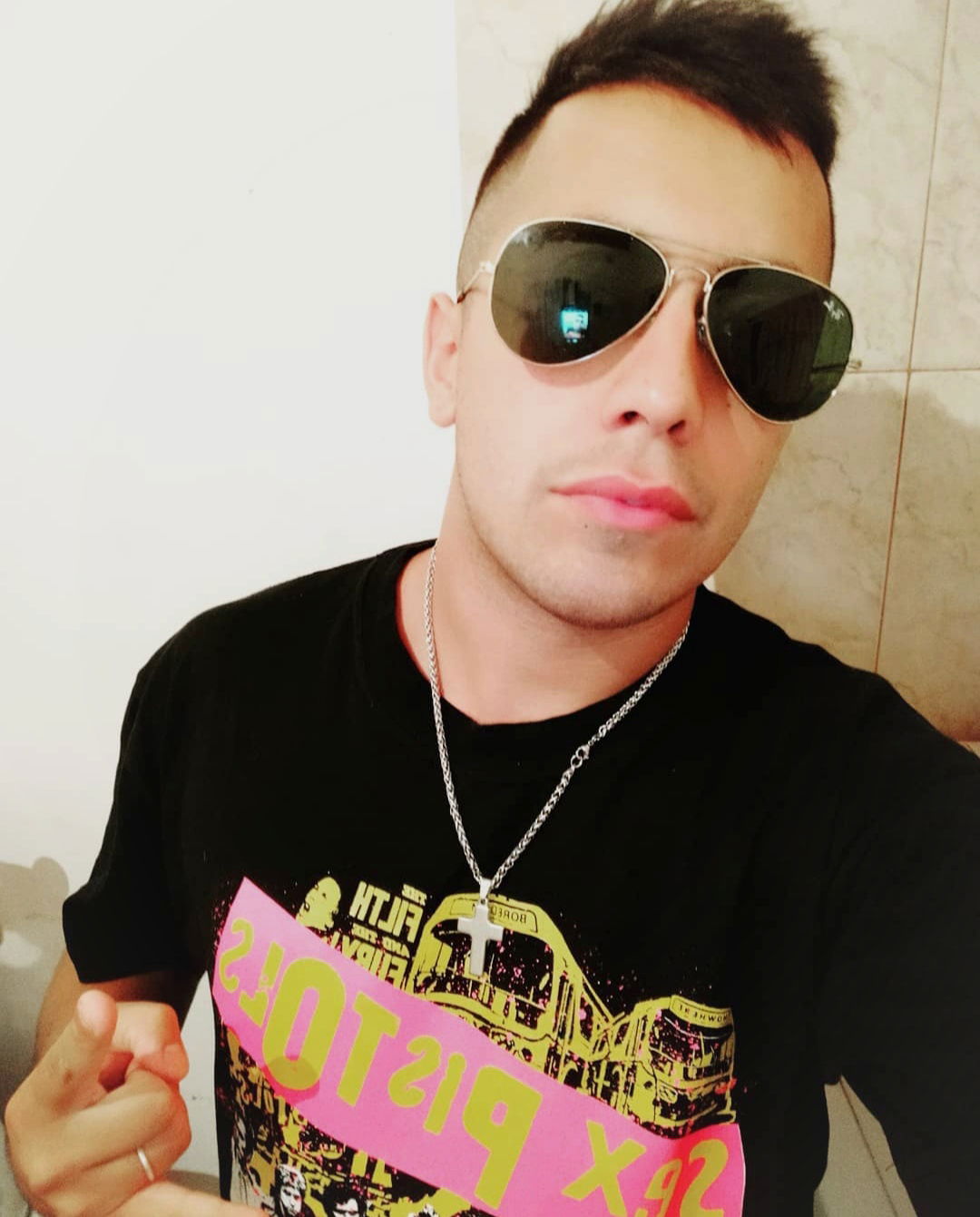 π₯π²π¬π²πΈπΎπΌπ‘πΈπ¬π΄ β οΈ's avatar