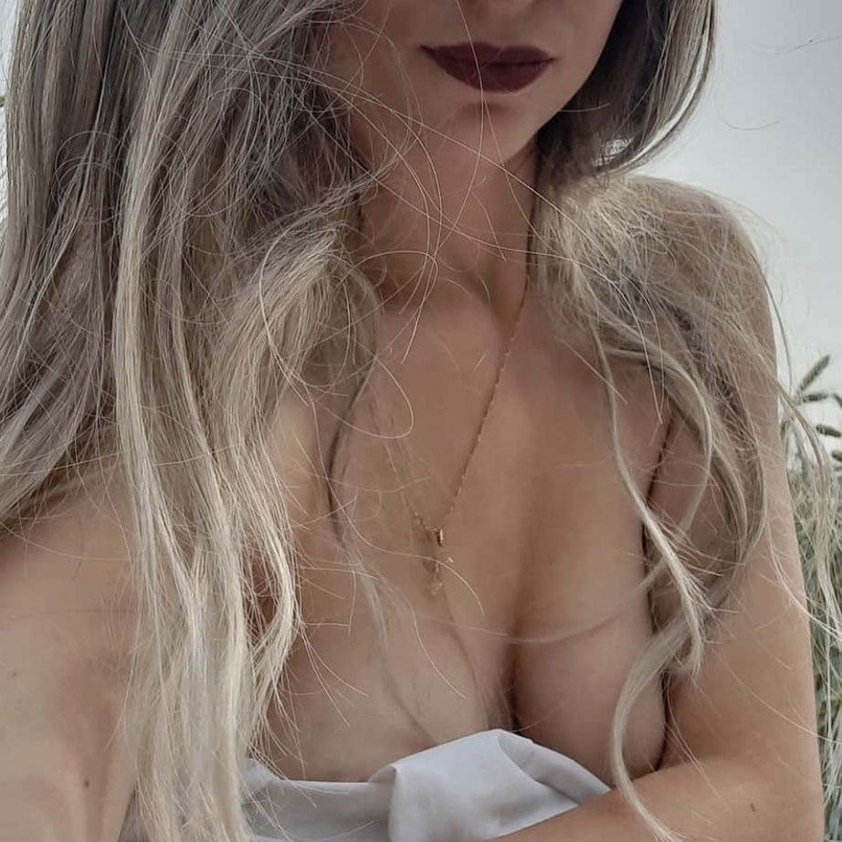 Viki Rose