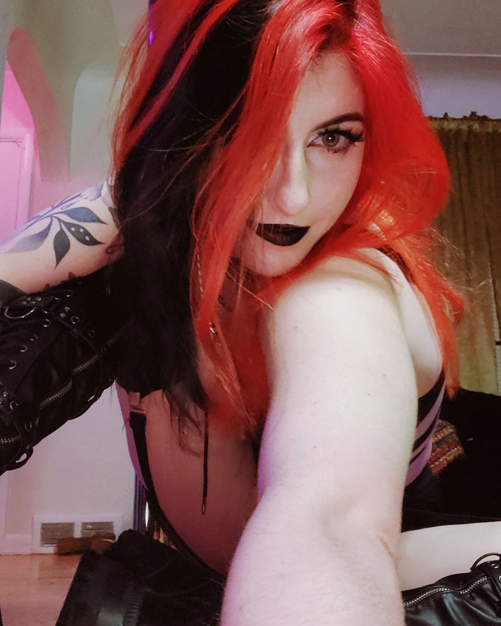 Violet Delights's avatar