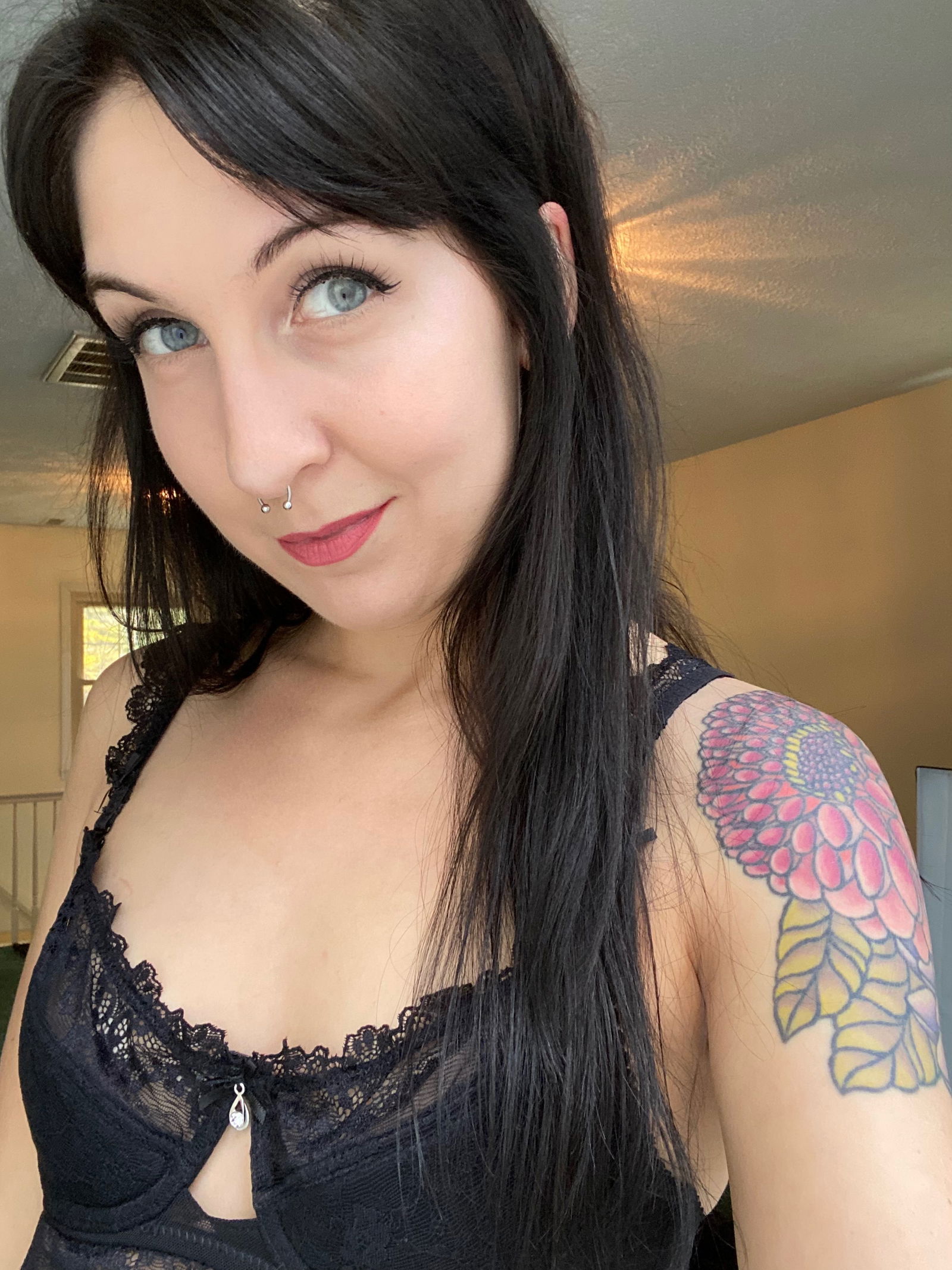 Violet Grace's avatar