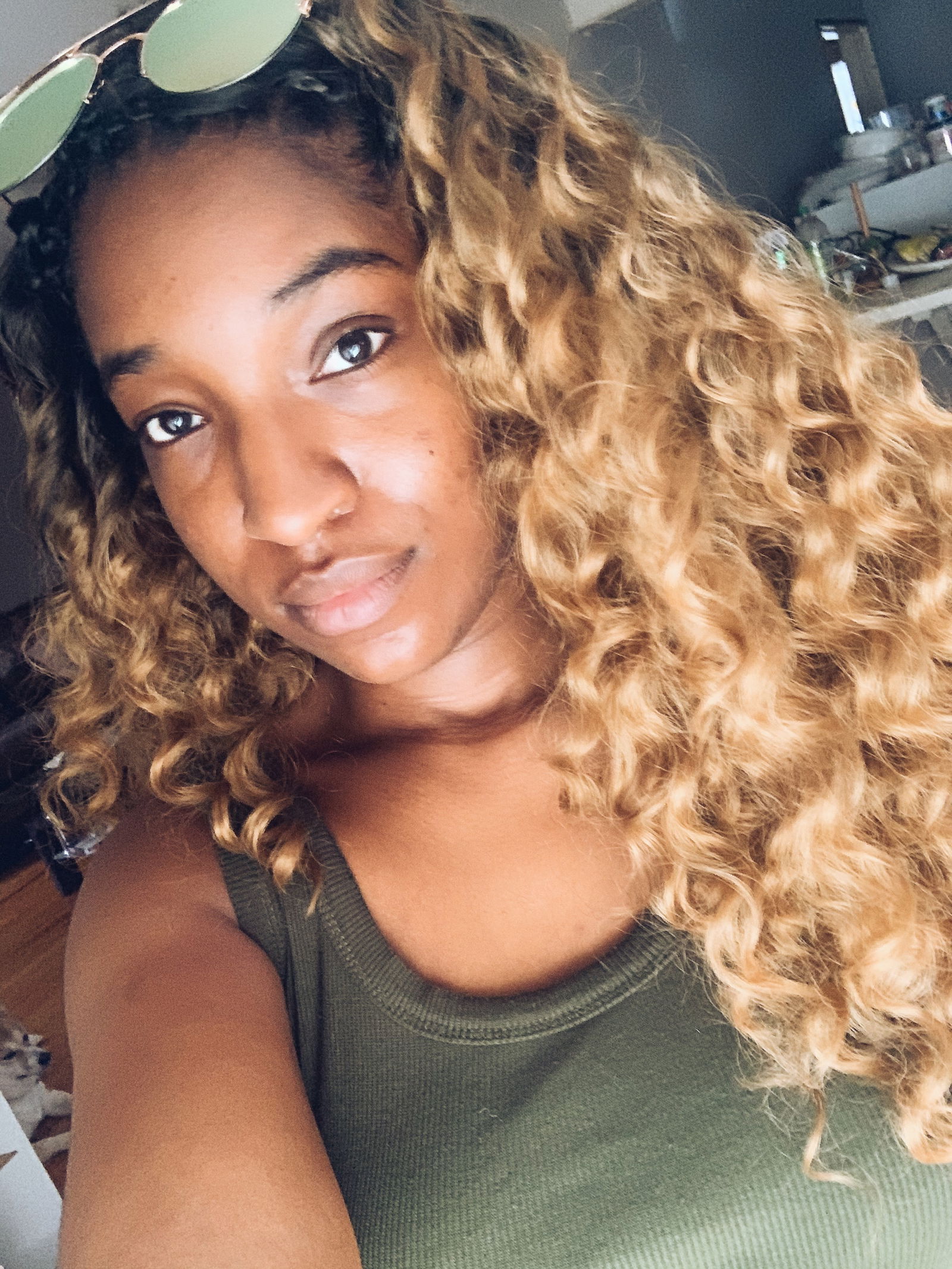 Violet Symone 💜's avatar