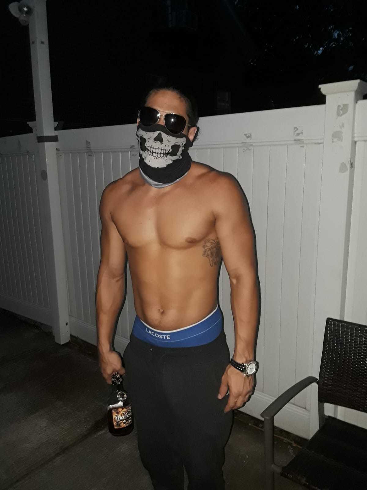 Well Hung's avatar