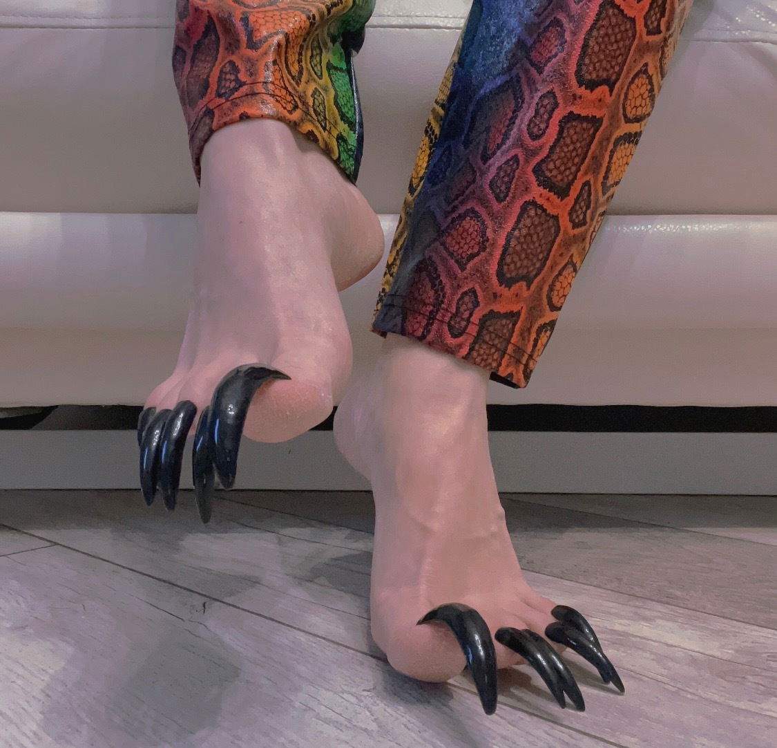 Whitney Nails's avatar