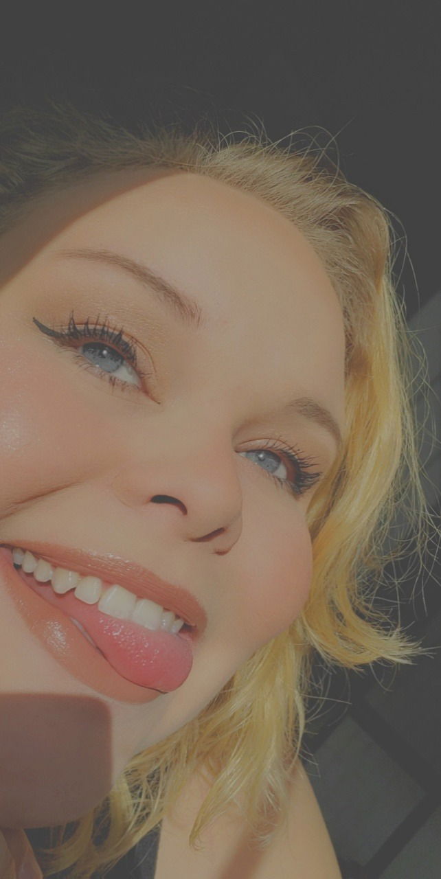 Whitney Barrett's avatar