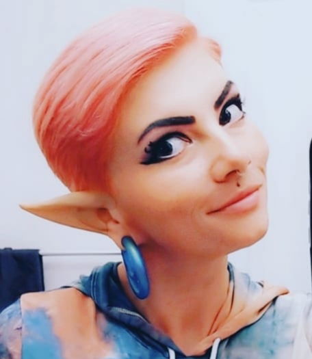 Luna LoveGoodt's avatar