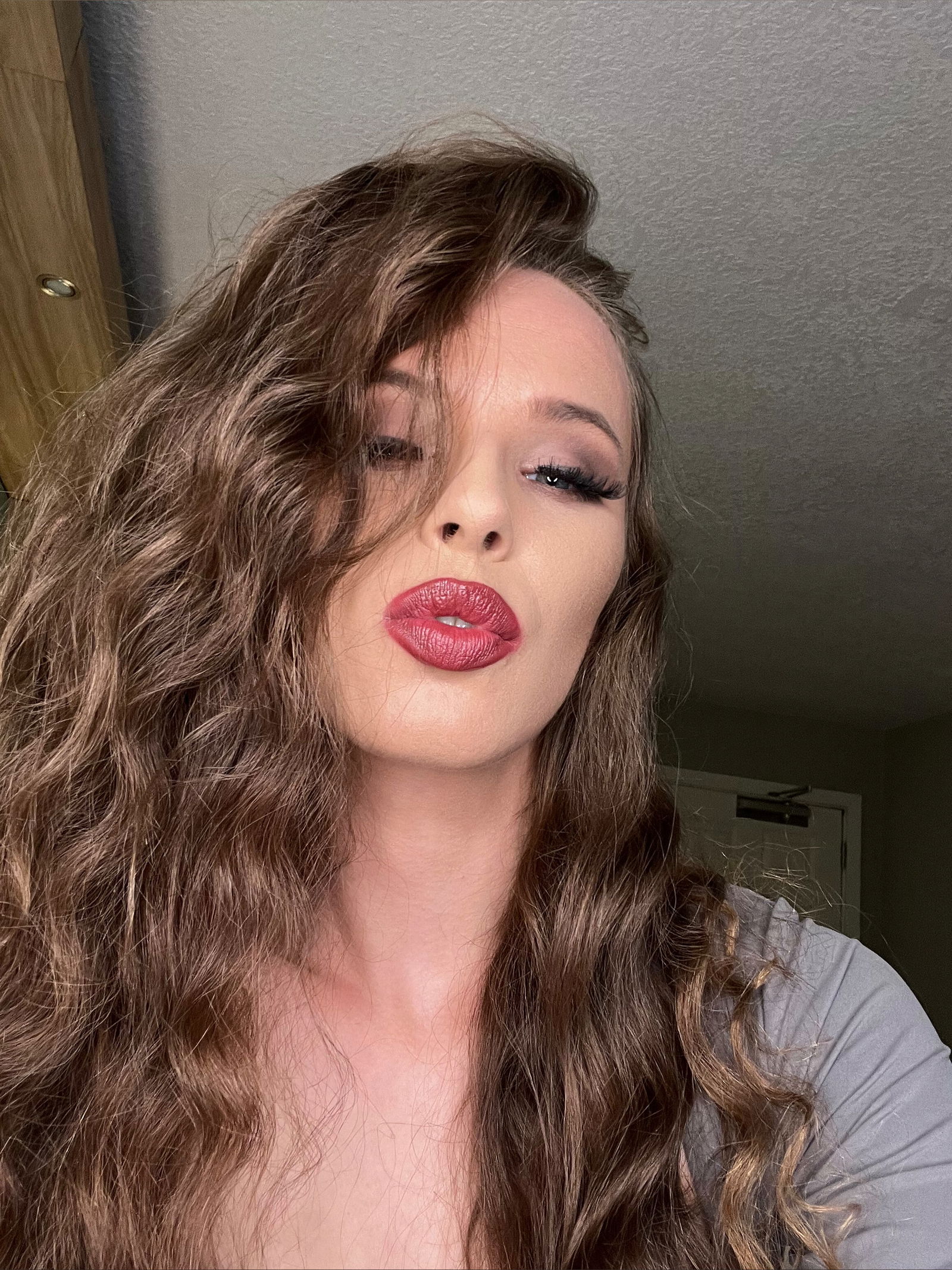 Jillian Janson's avatar