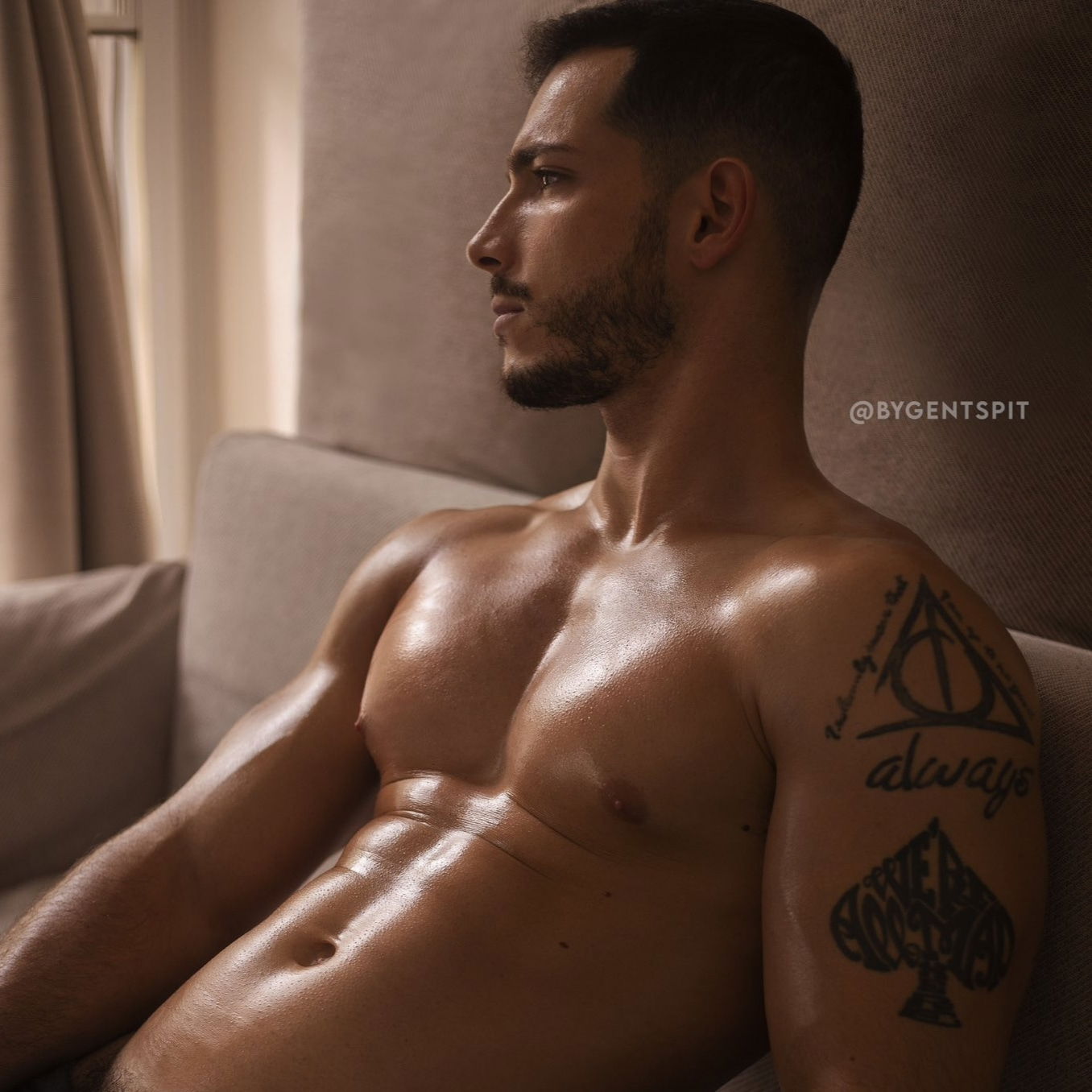Ricky Hard Premium's avatar