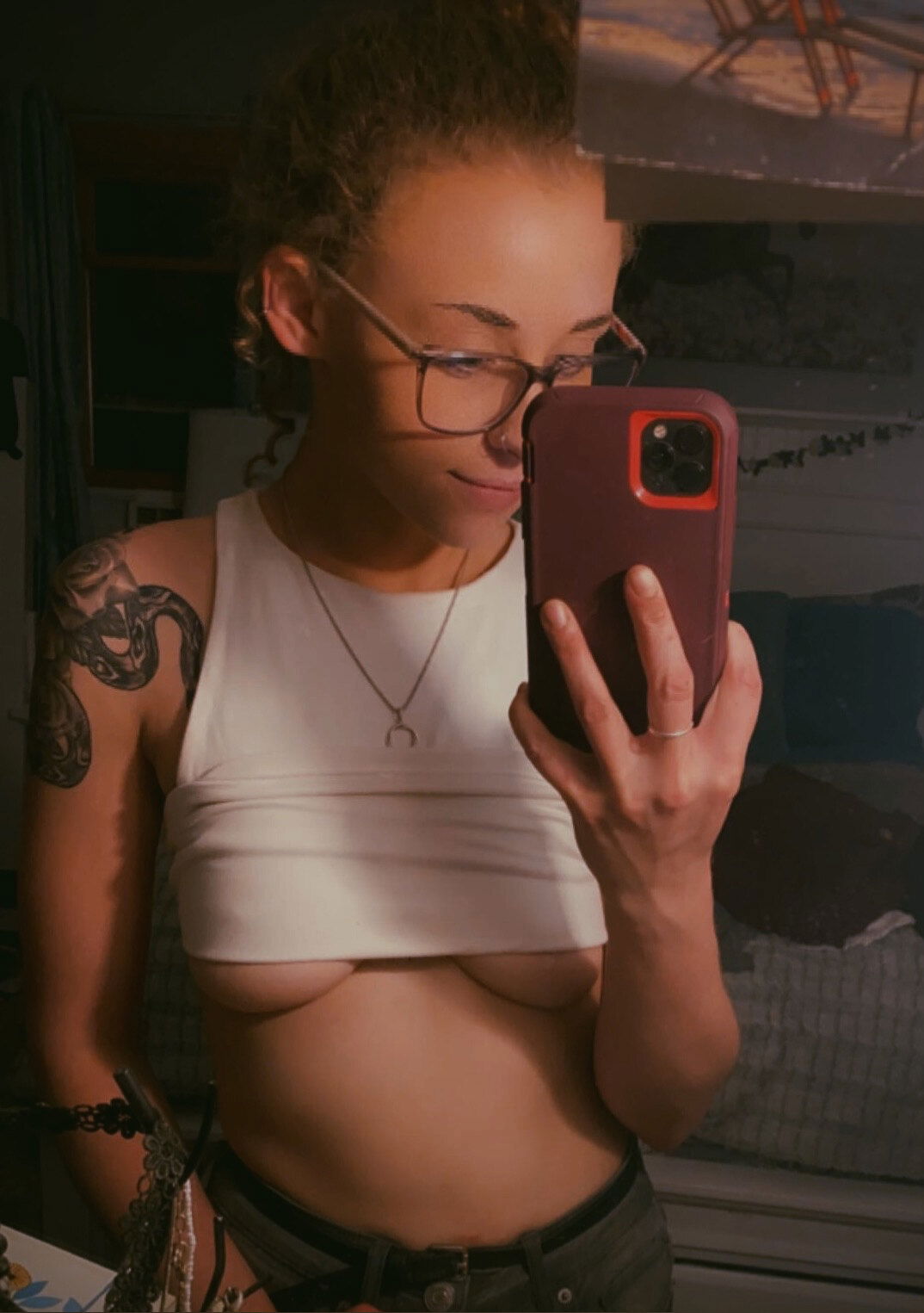 just a slutty lil' thing's avatar