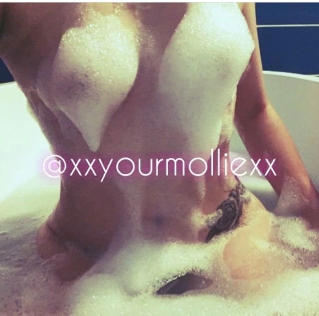 Yourmollie's avatar