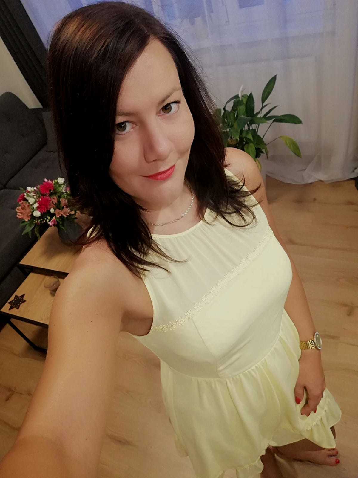 Yourhotwife