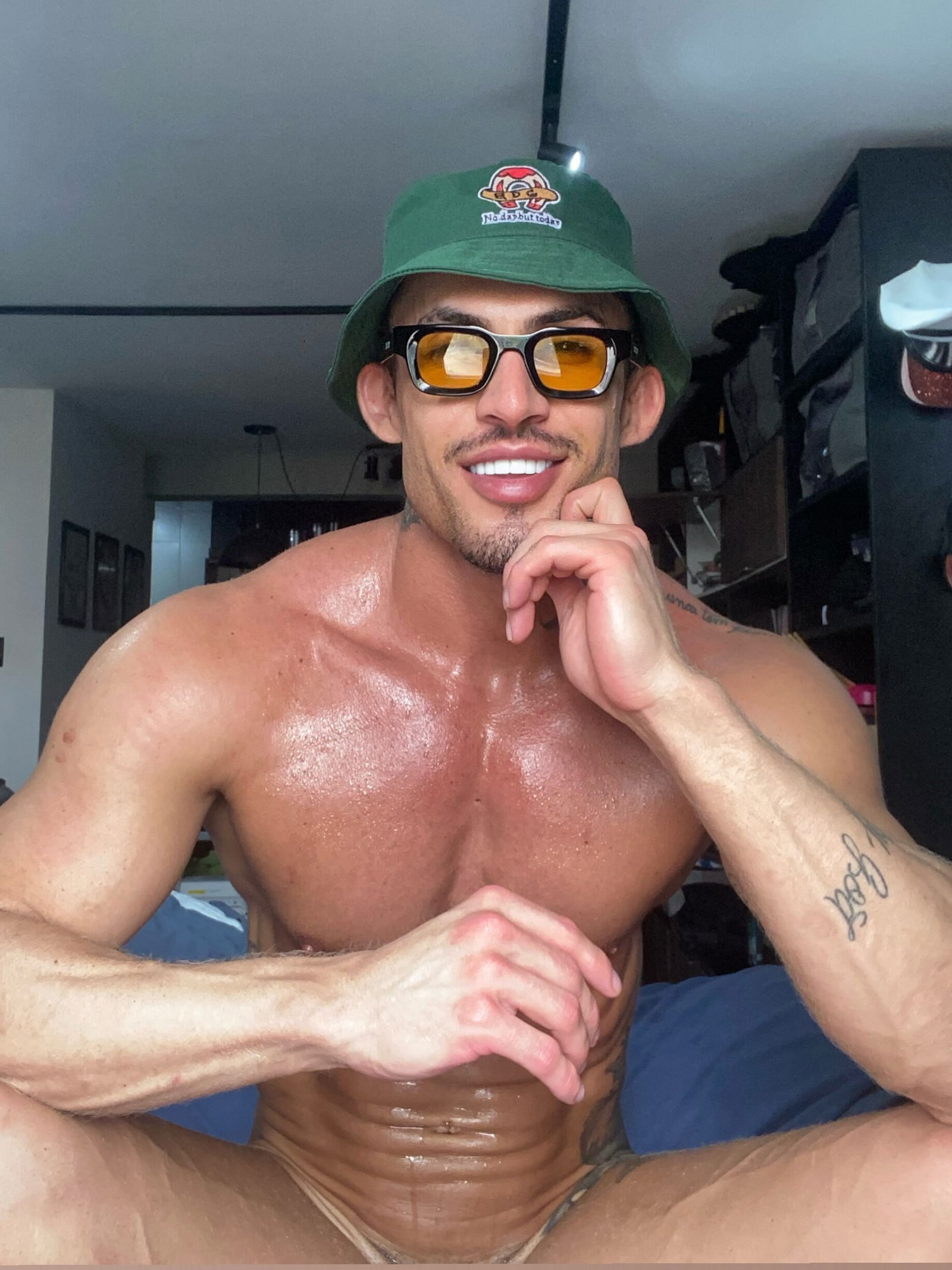 Yury Santana's avatar