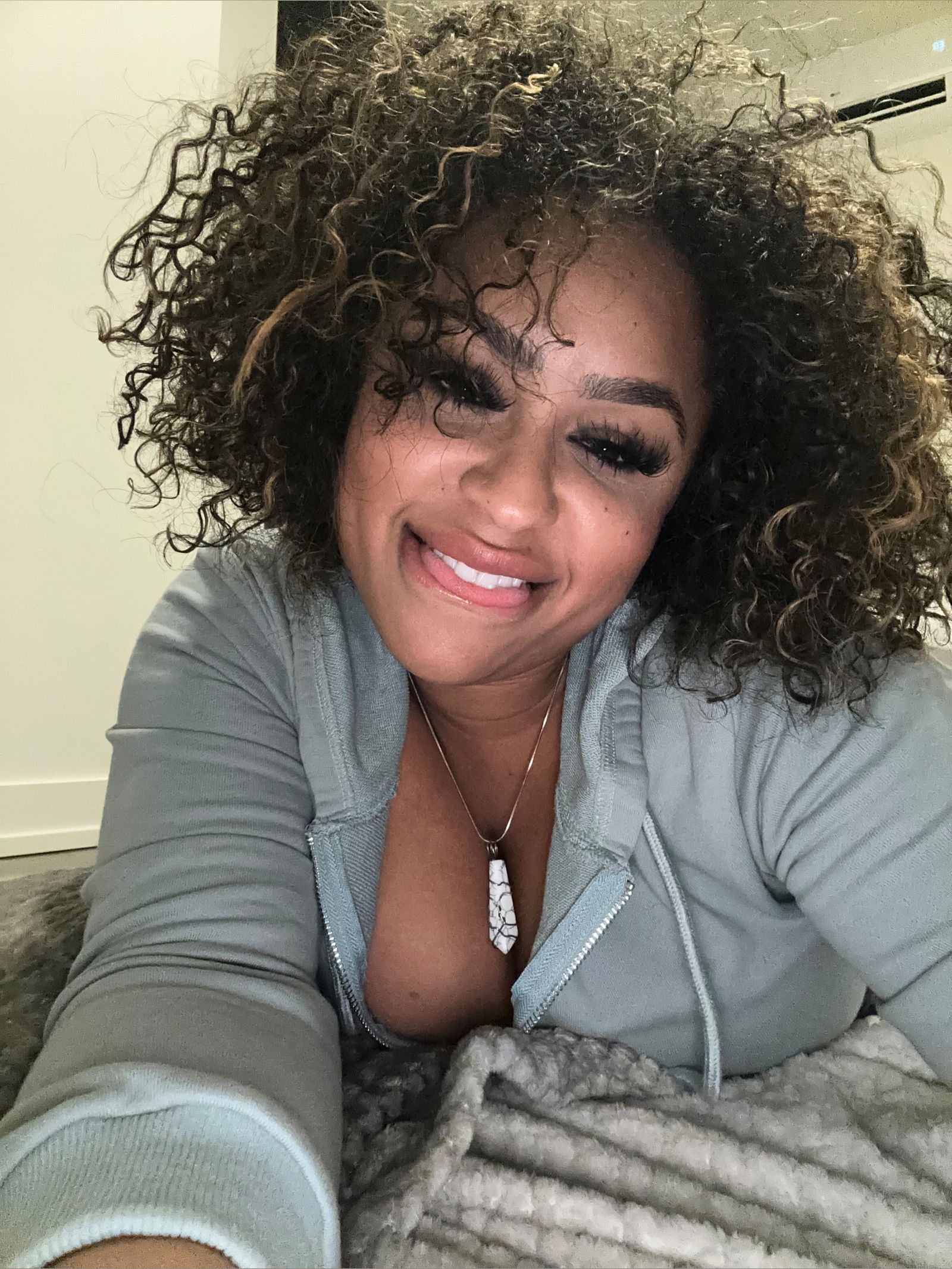 • T A S T Y I E •'s avatar