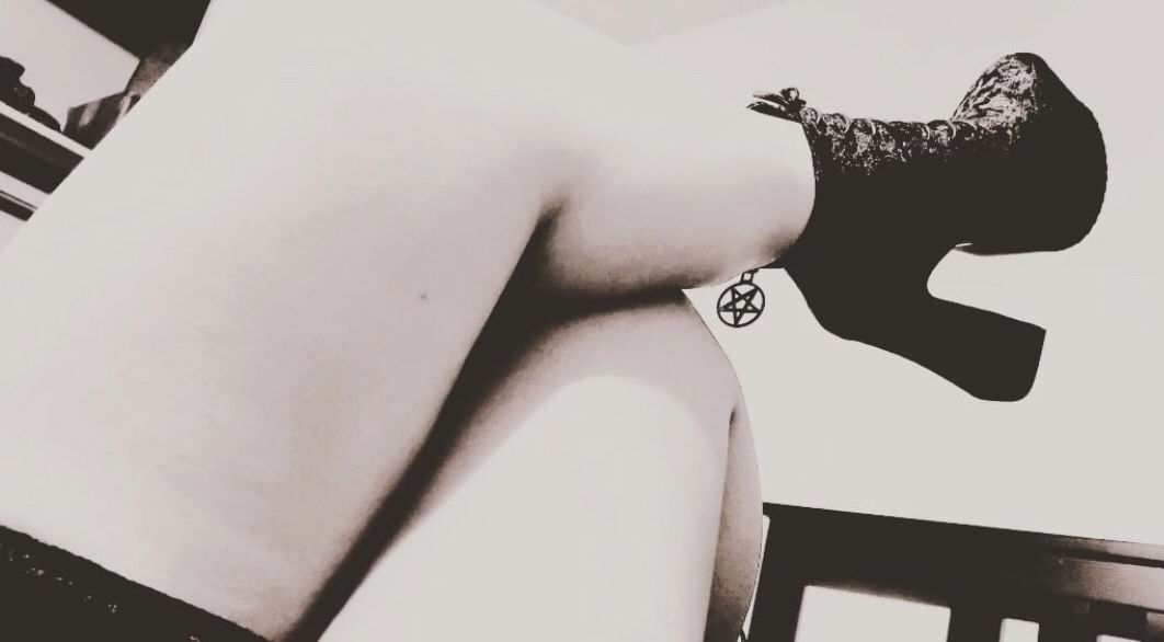 Adryna lynn profile banner