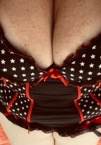 Kim Castello profile banner