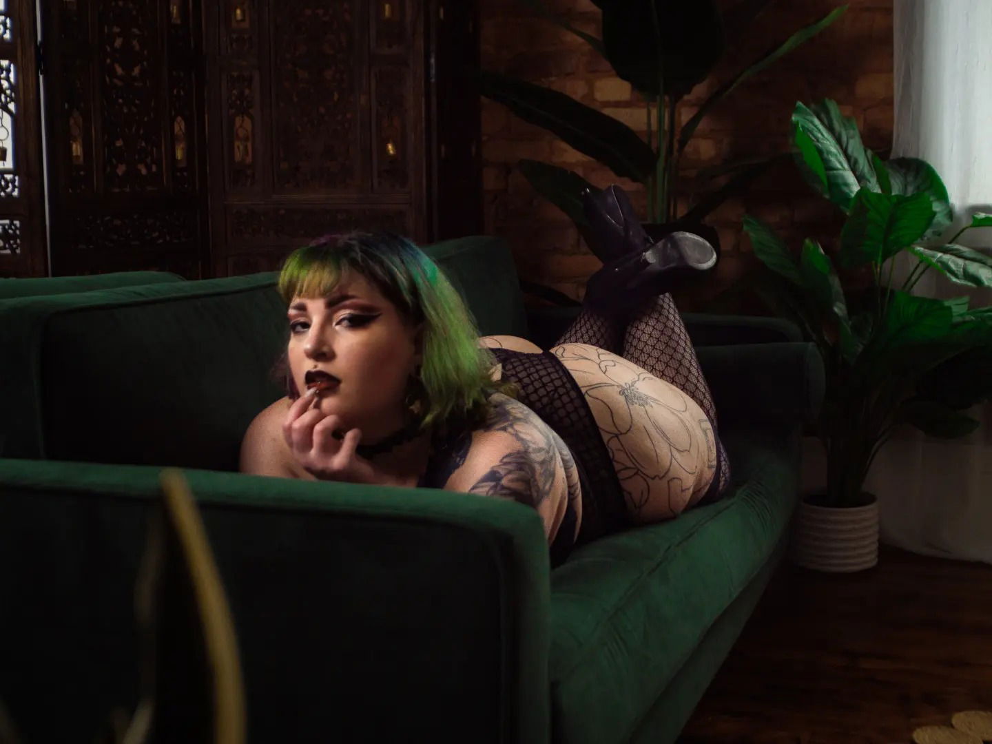 Amity deVile profile banner