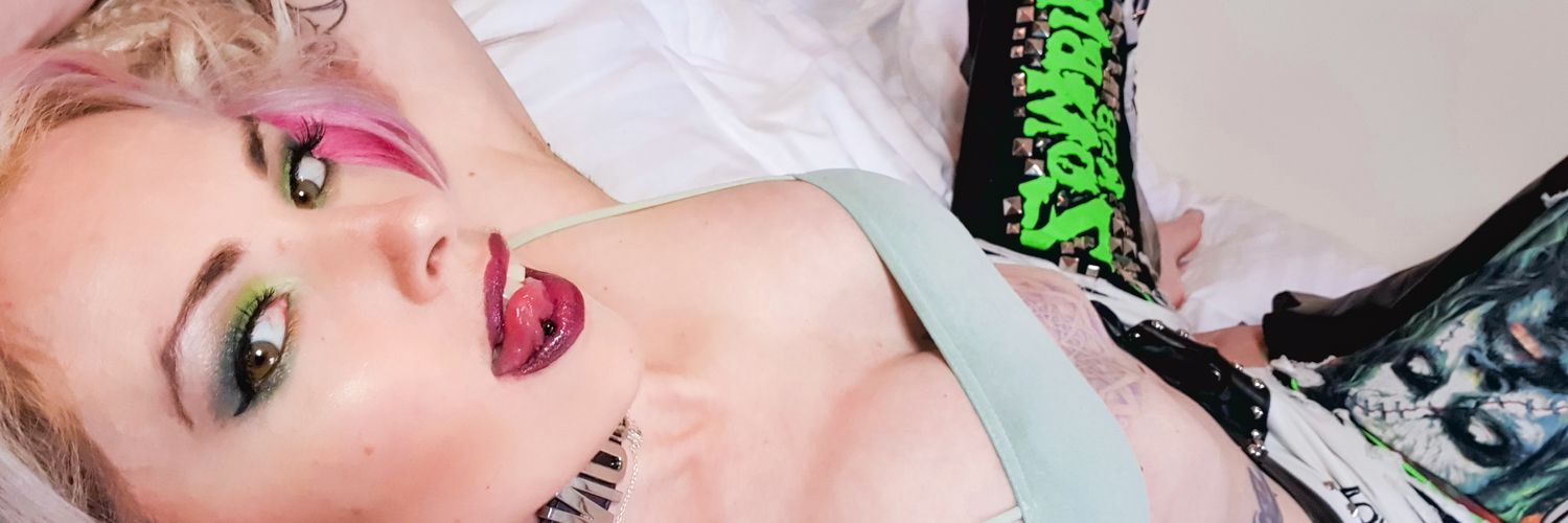 Anna Quinn profile banner