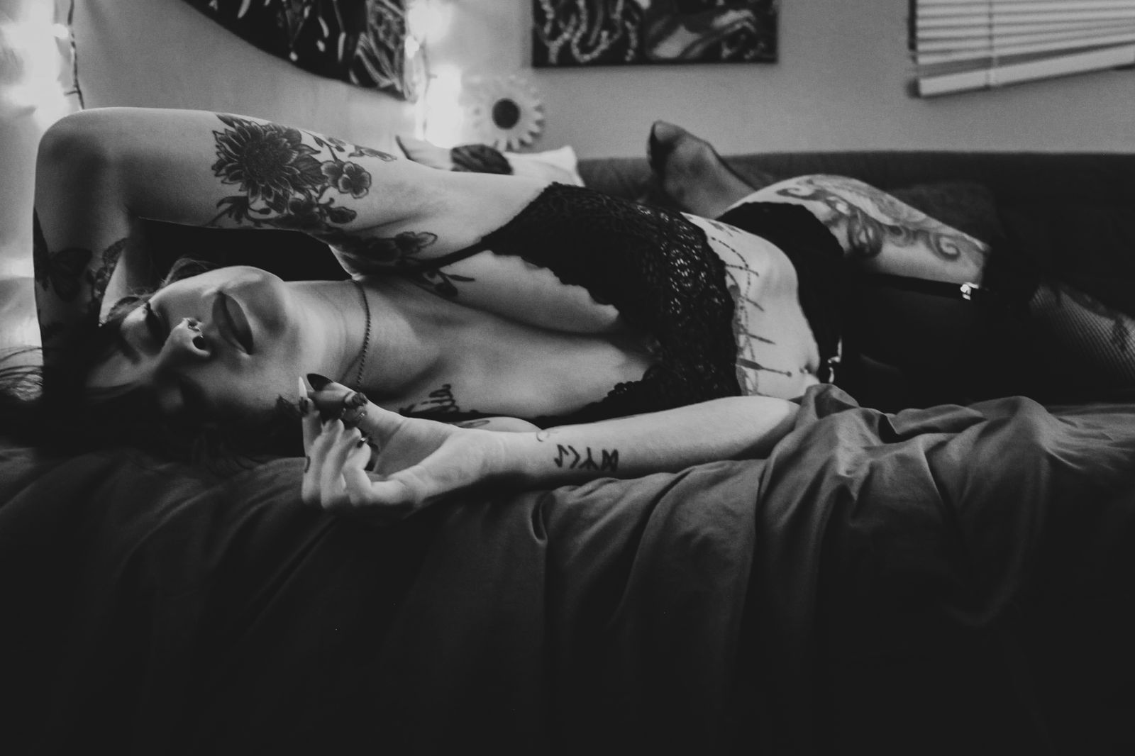 Ari profile banner