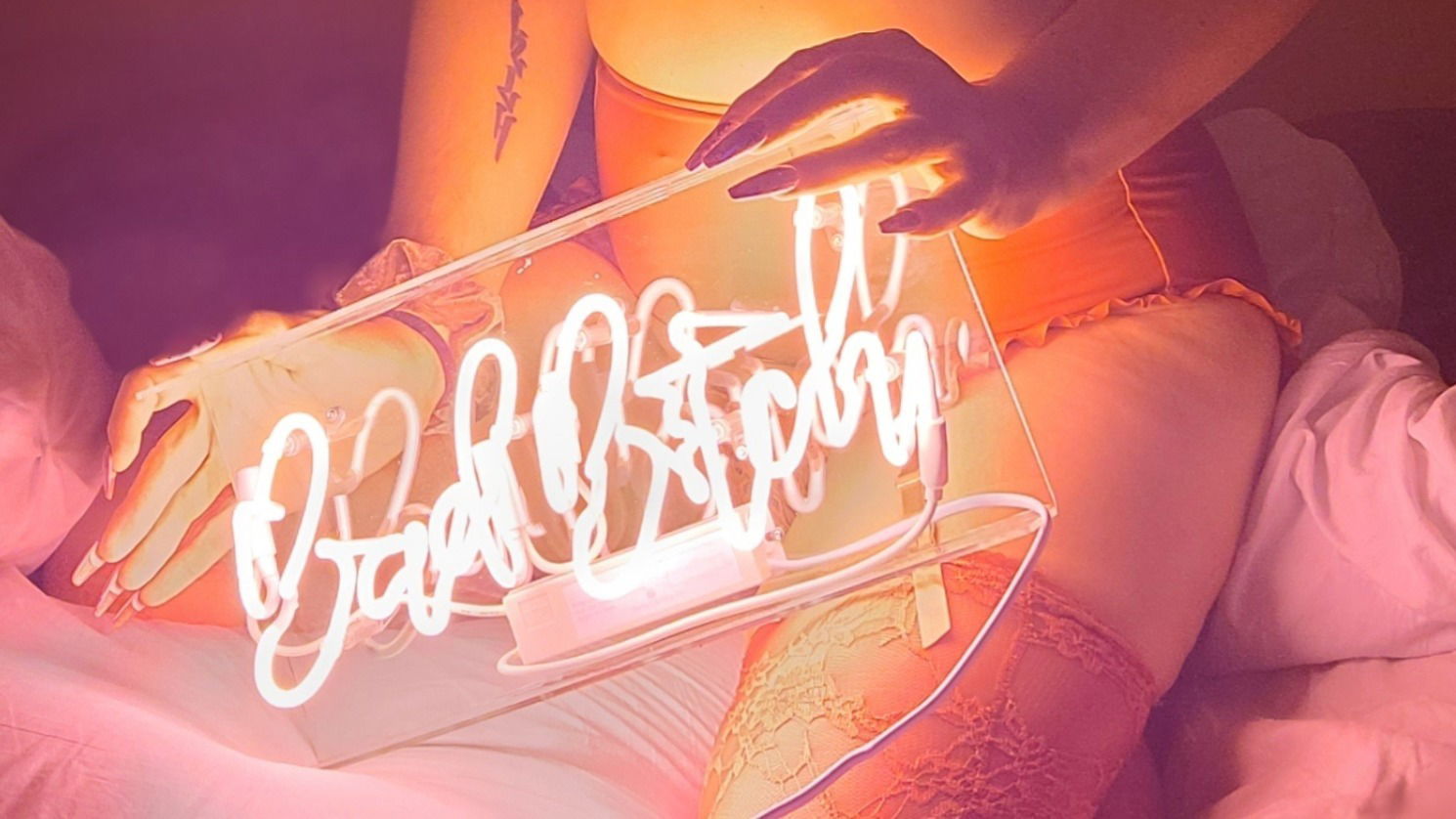 Aria James profile banner