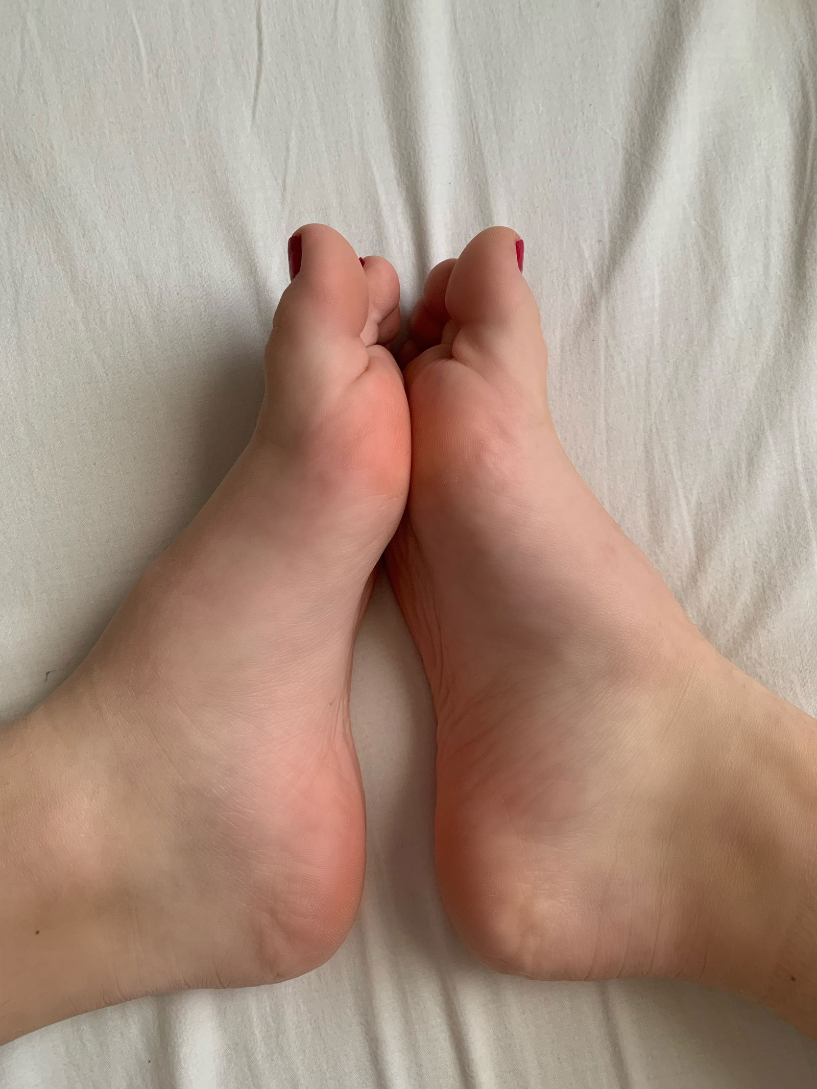 Feetieee profile banner