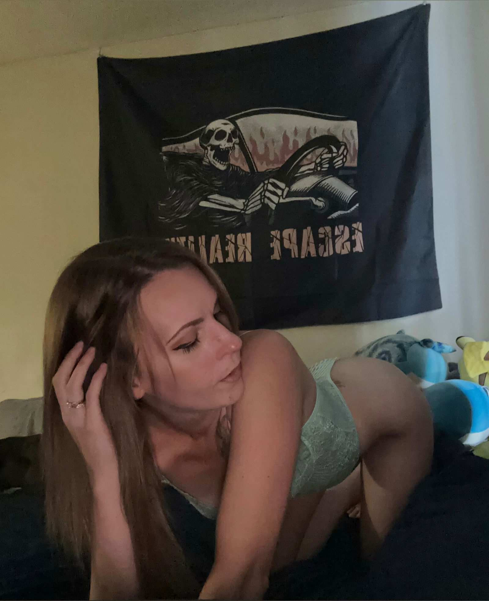 avril_serene banner