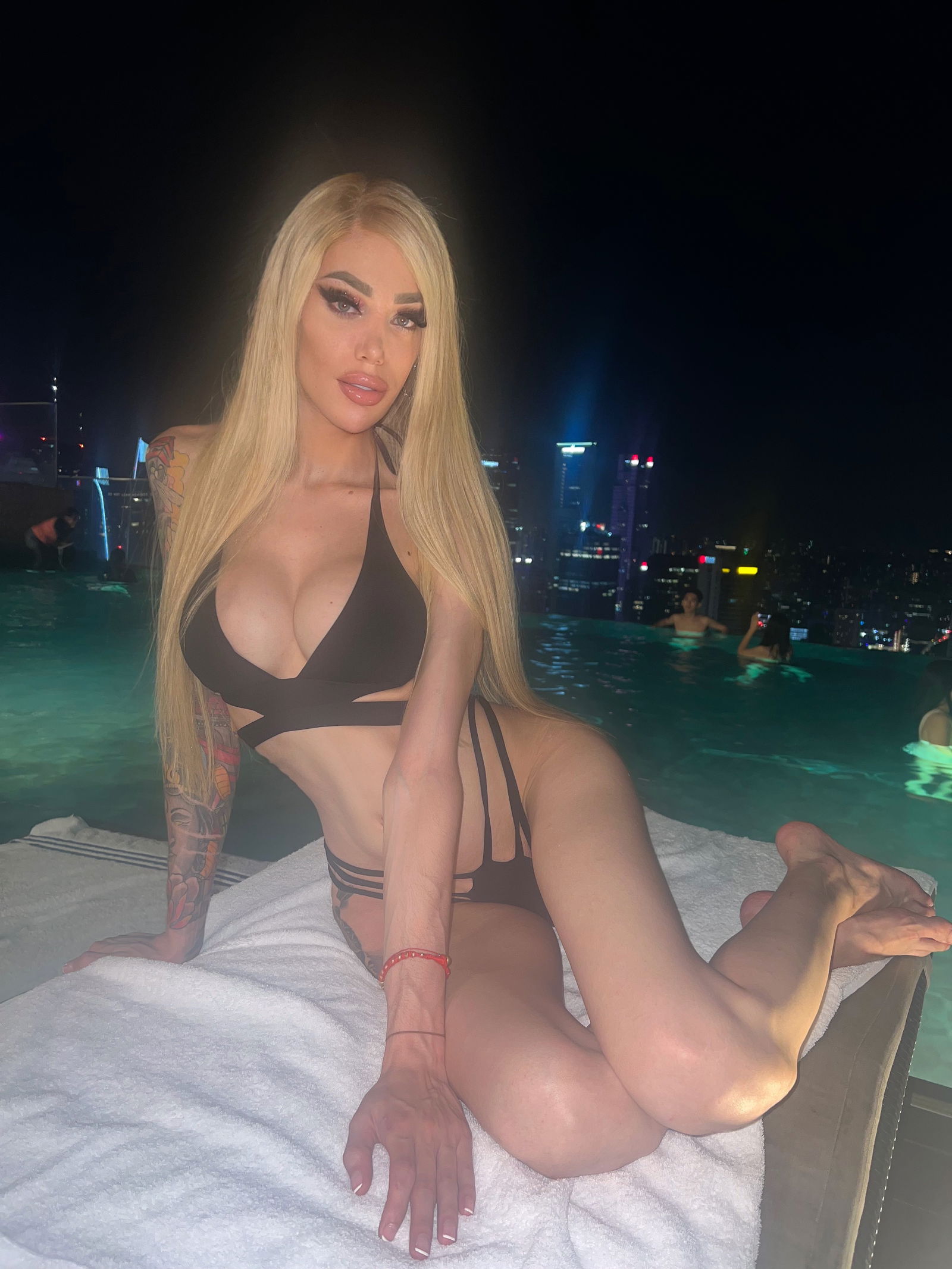 Mistress Barbie Spanish π profile banner