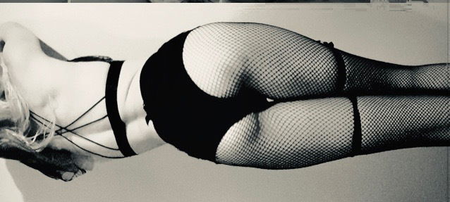 Lily🥵 profile banner
