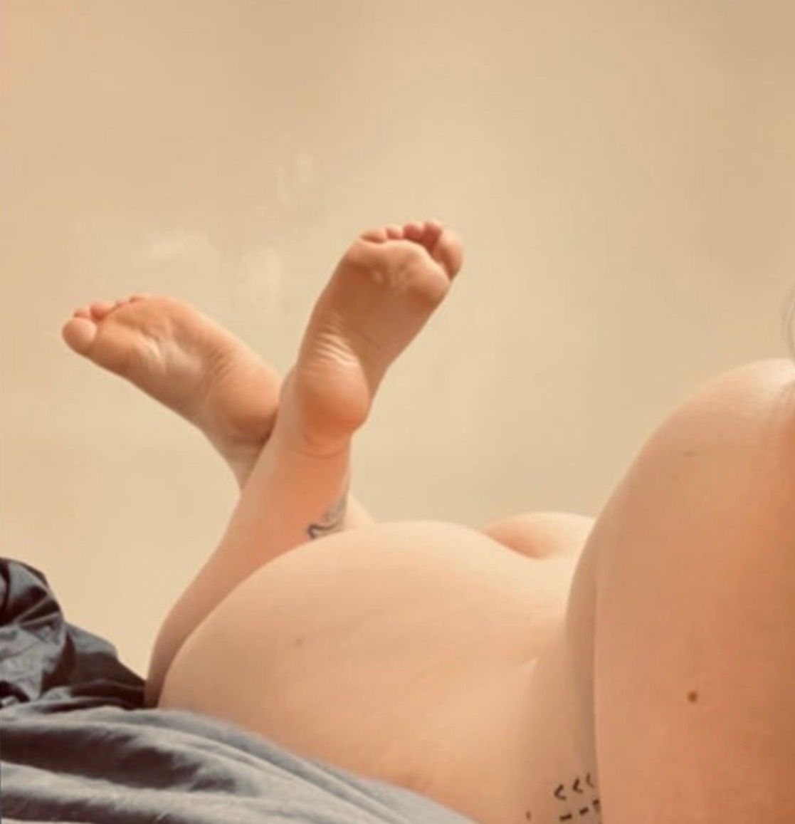 Bee Wills profile banner