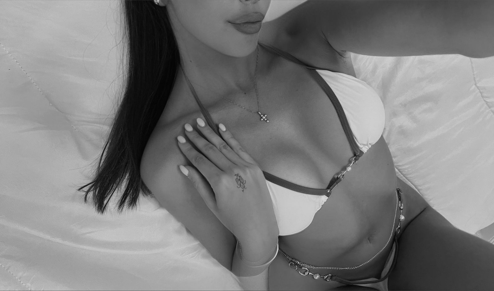 Bella Starace profile banner