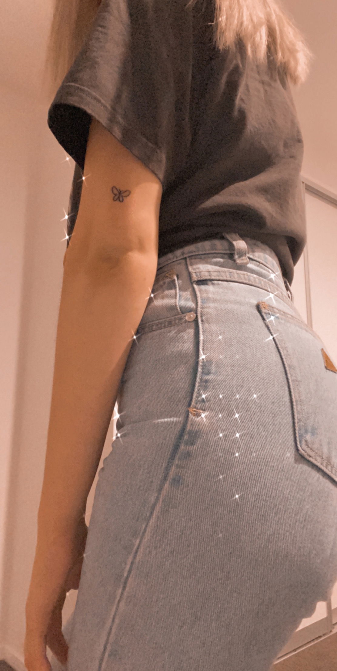 bella_burns profile banner