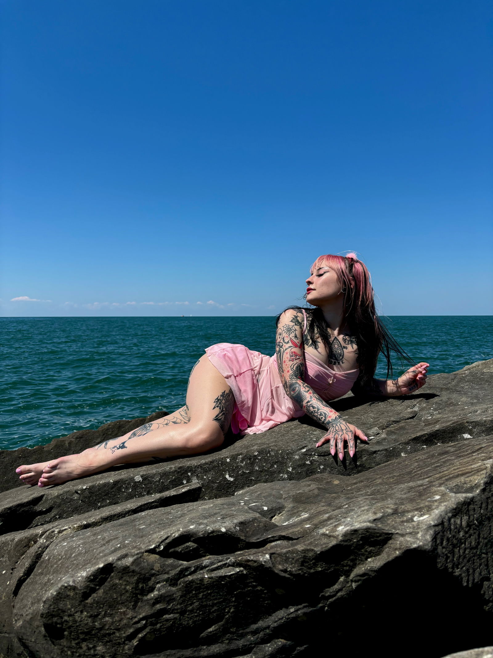 sirena 🖤 profile banner