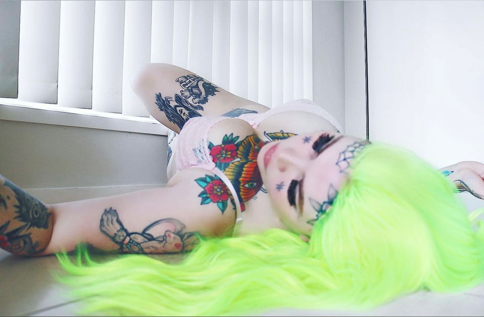 MIKAYKAY profile banner