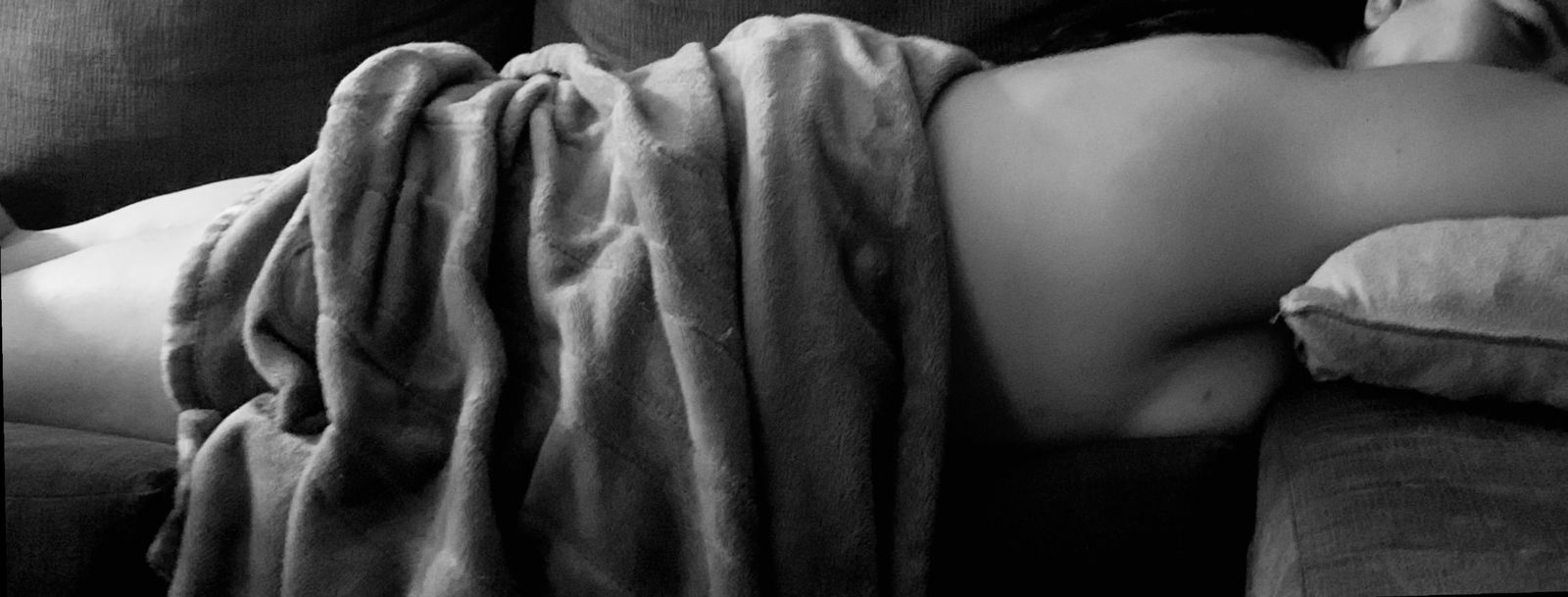 that brunette babe profile banner