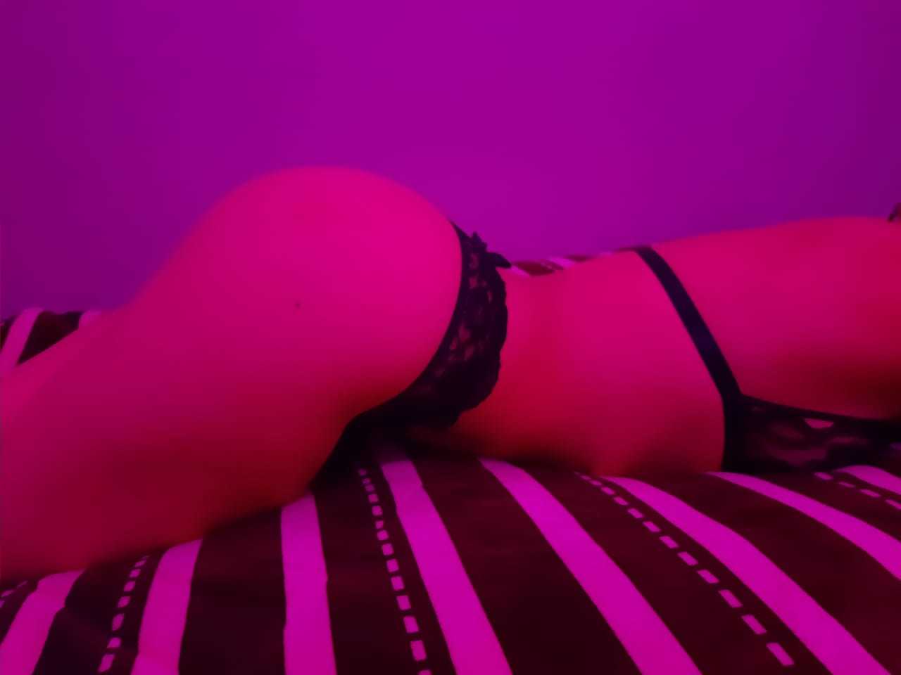 Camila69hot profile banner