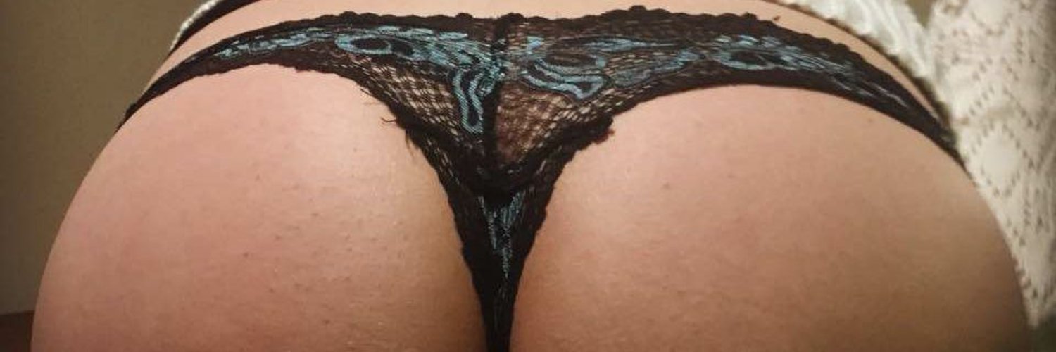 Candi🍑 profile banner