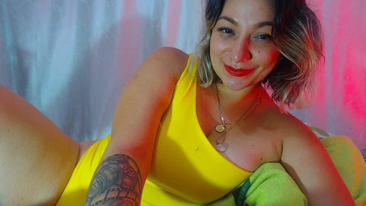 carolaynn profile banner