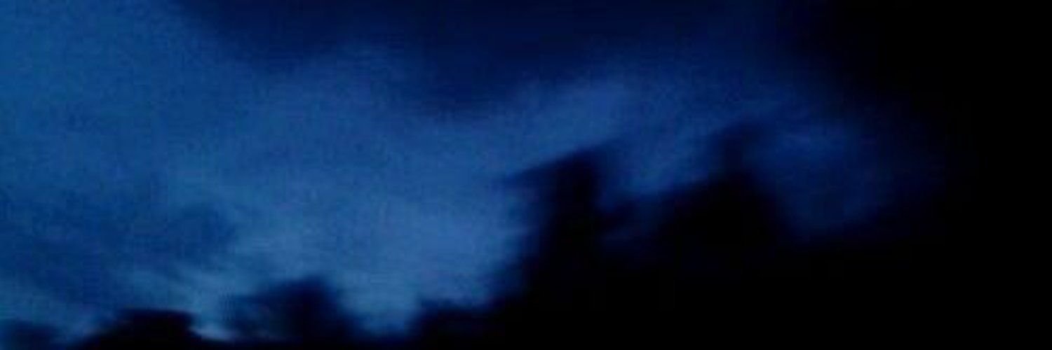 Chloe profile banner