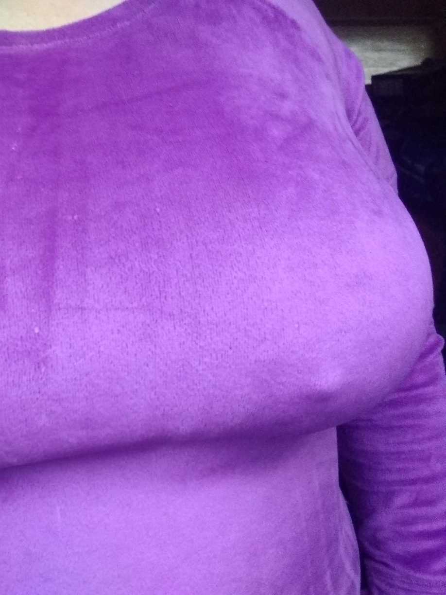 Curvaceous profile banner