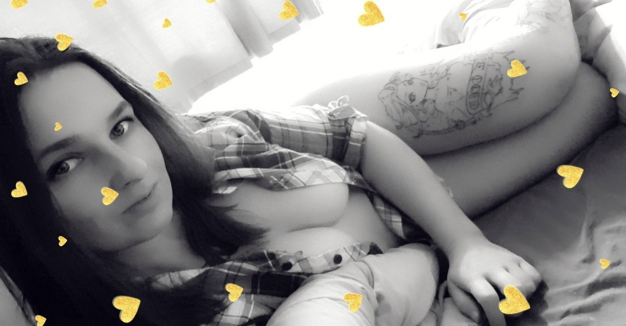 Curvie Emma profile banner