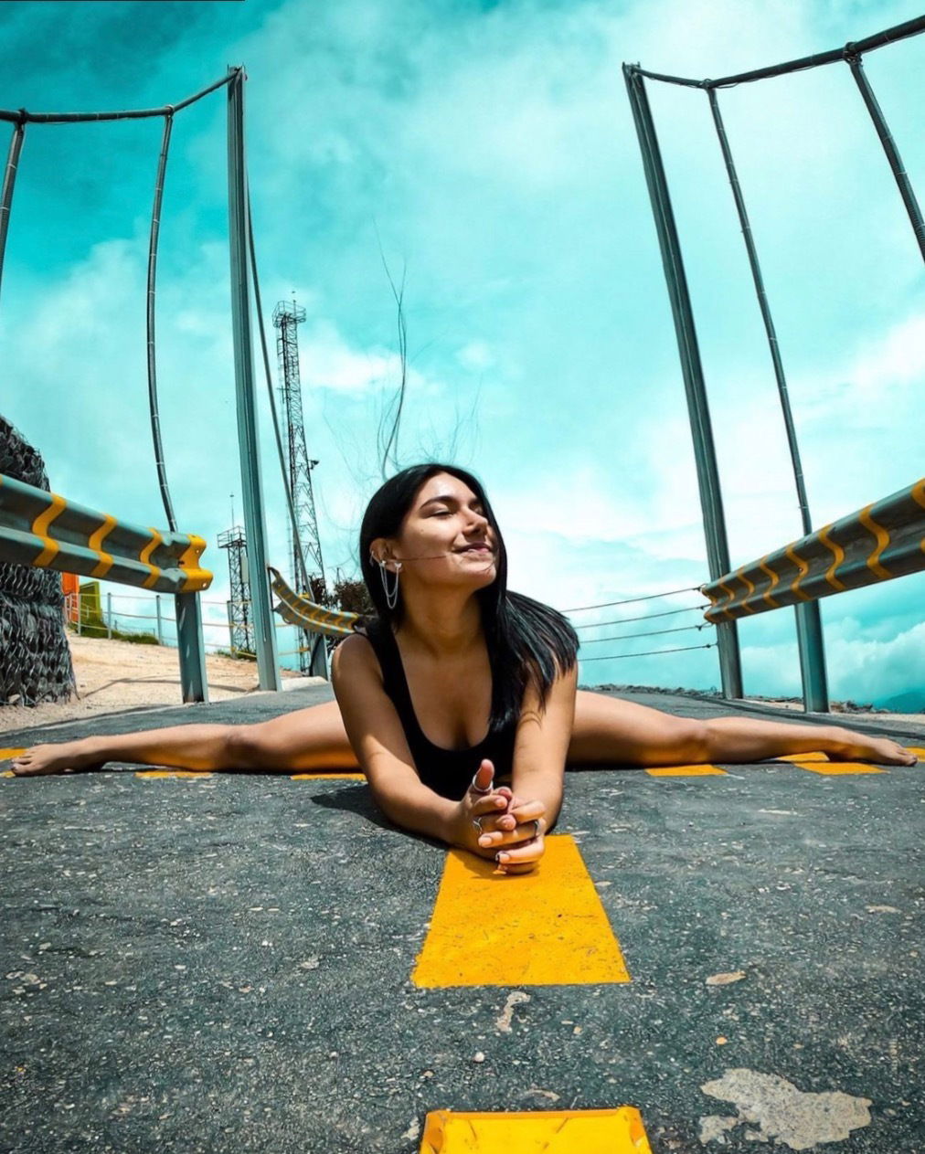 Dami Caceres profile banner
