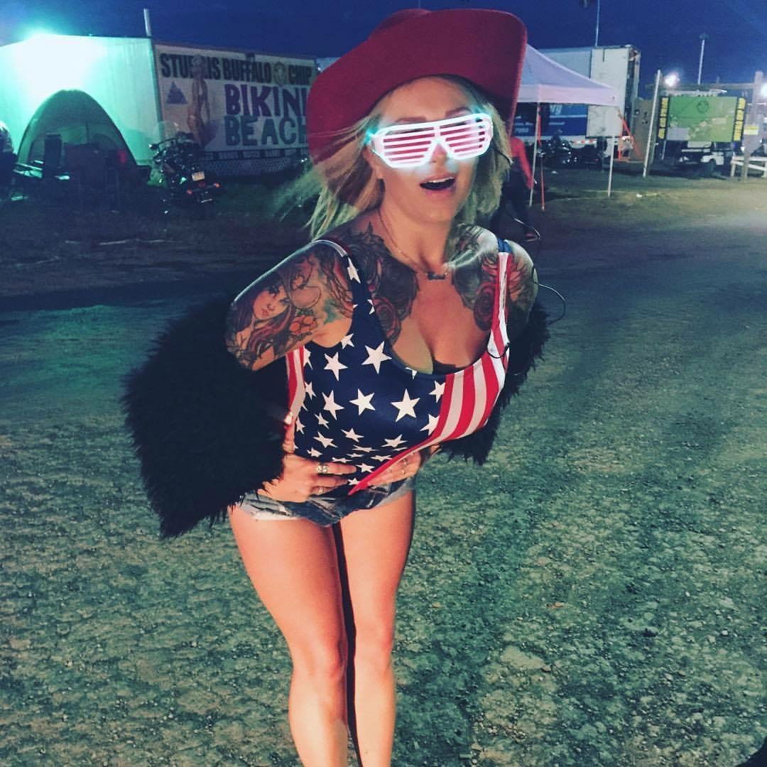 Darci Carlson profile banner