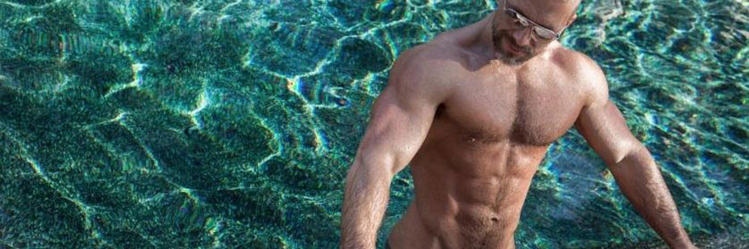 Dirk Caber profile banner
