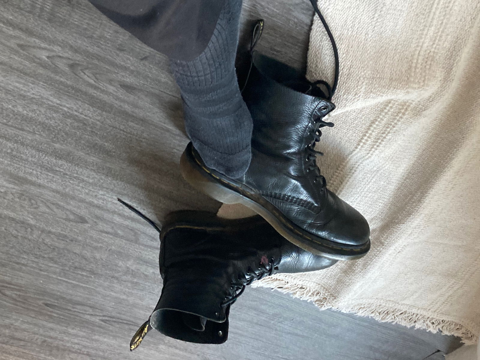 Dock and feet profile banner
