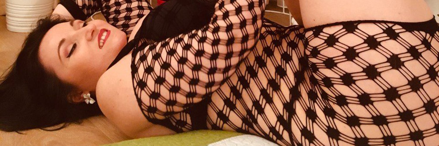 Elise Bliss profile banner