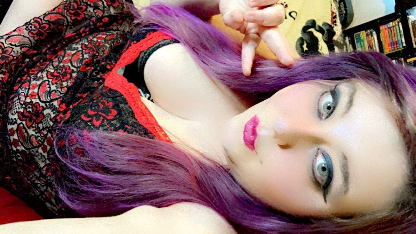 Elle Valentine profile banner