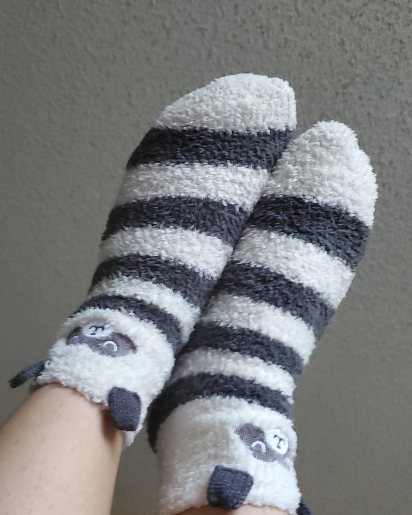 Foot and hand princess profile banner