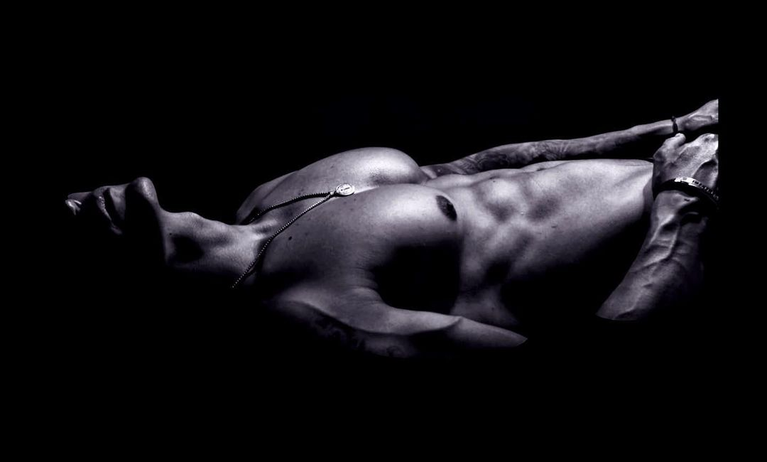 Explicit hot17 profile banner