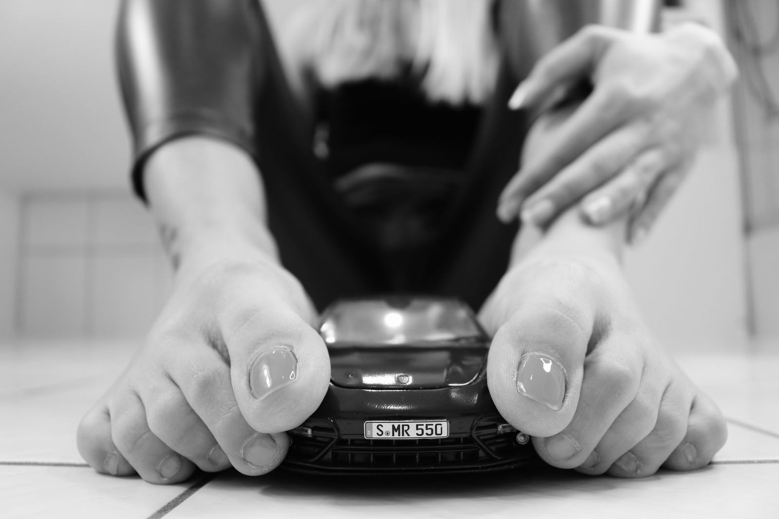 Feet Model X profile banner